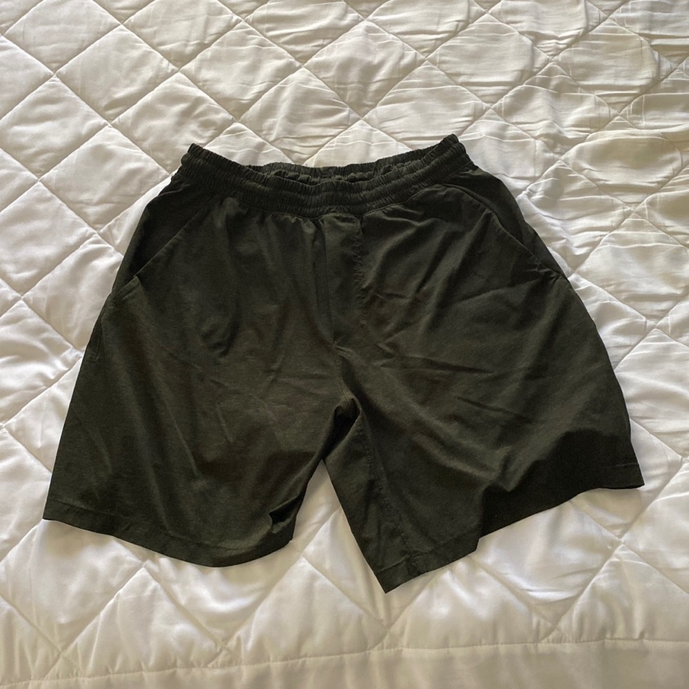 LULULEMON Olive Green T.H.E Short Men’s Medium